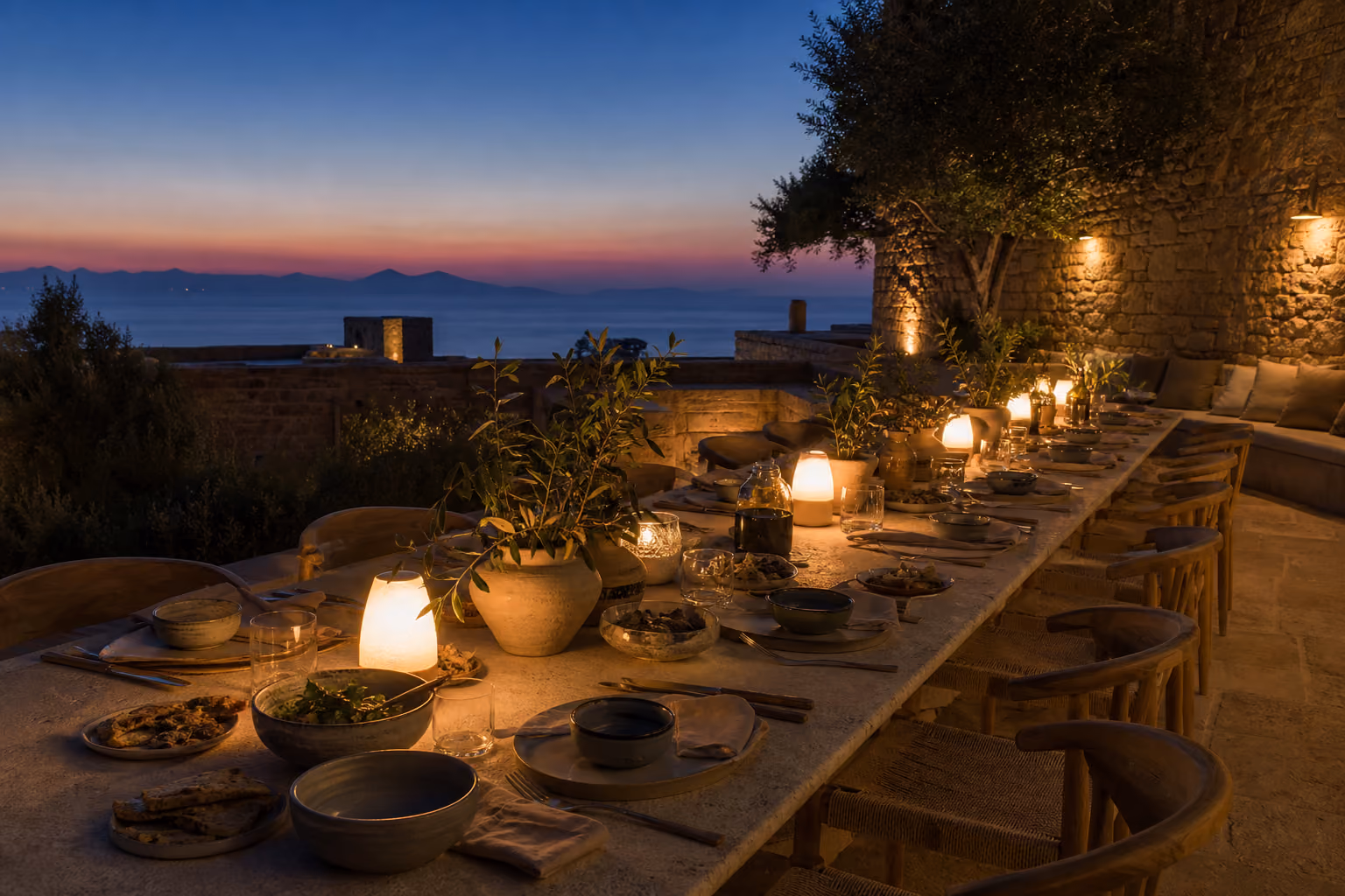 MotionHotel dinner terrace at dusk